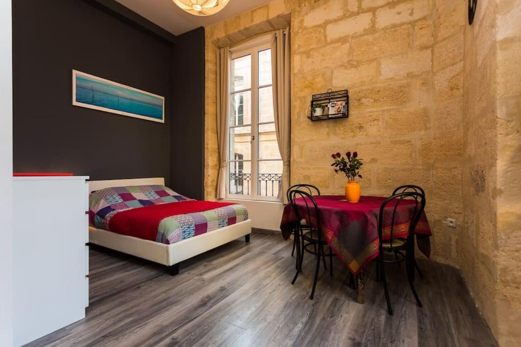 Apparts En Ville Place De La Bourse Bordeaux Exterior photo